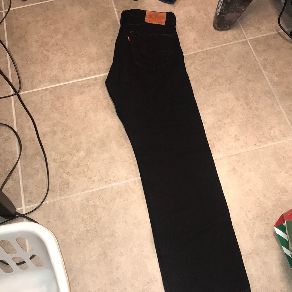 black levi jeans